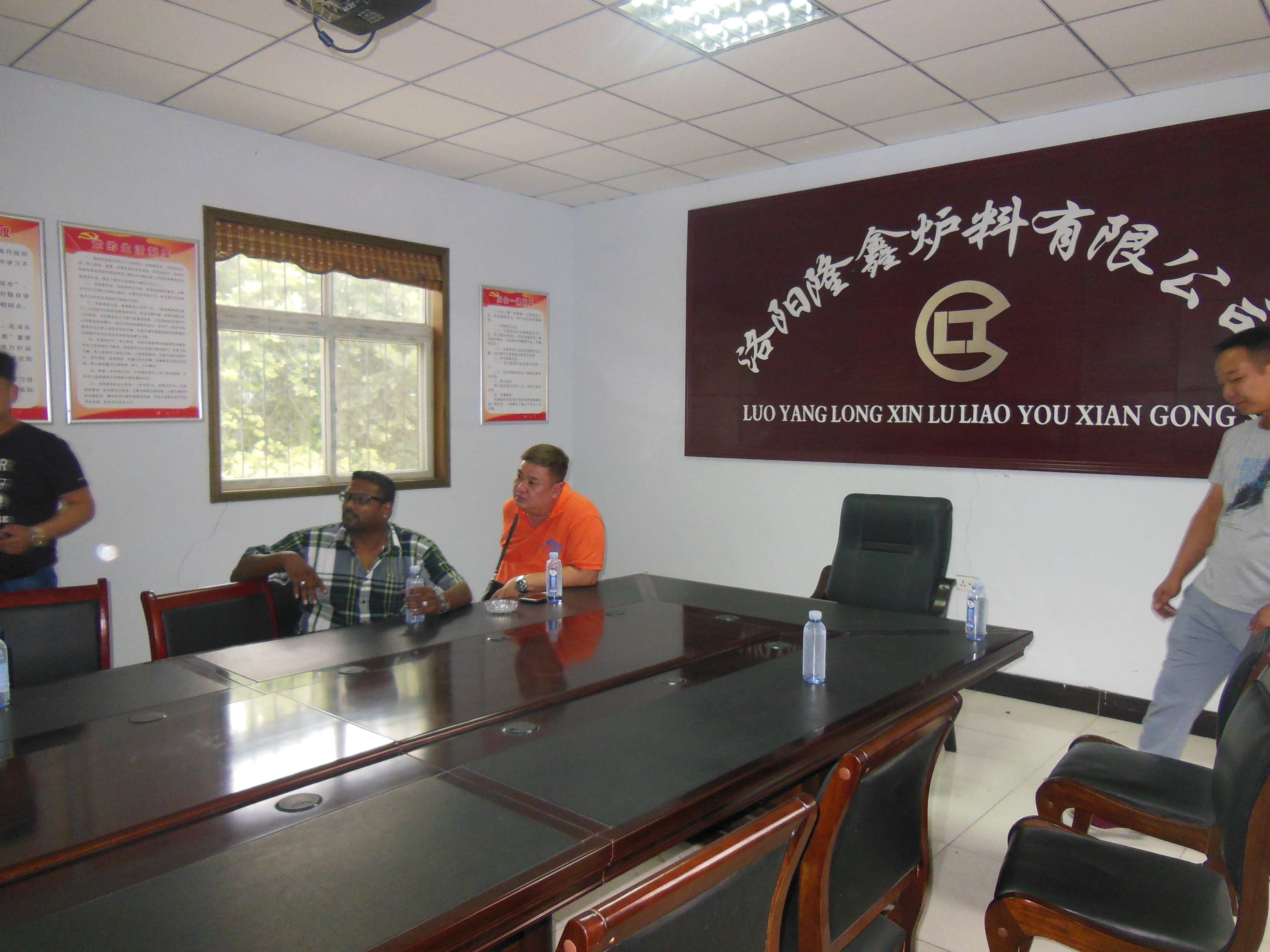 Malaysian and Indian merchants come to Longxin for negotiation